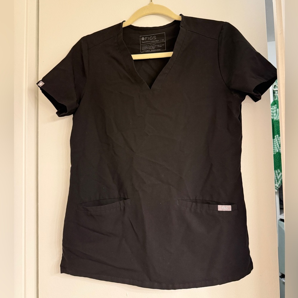 Figs Casma Three-Pocket Scrub Top
